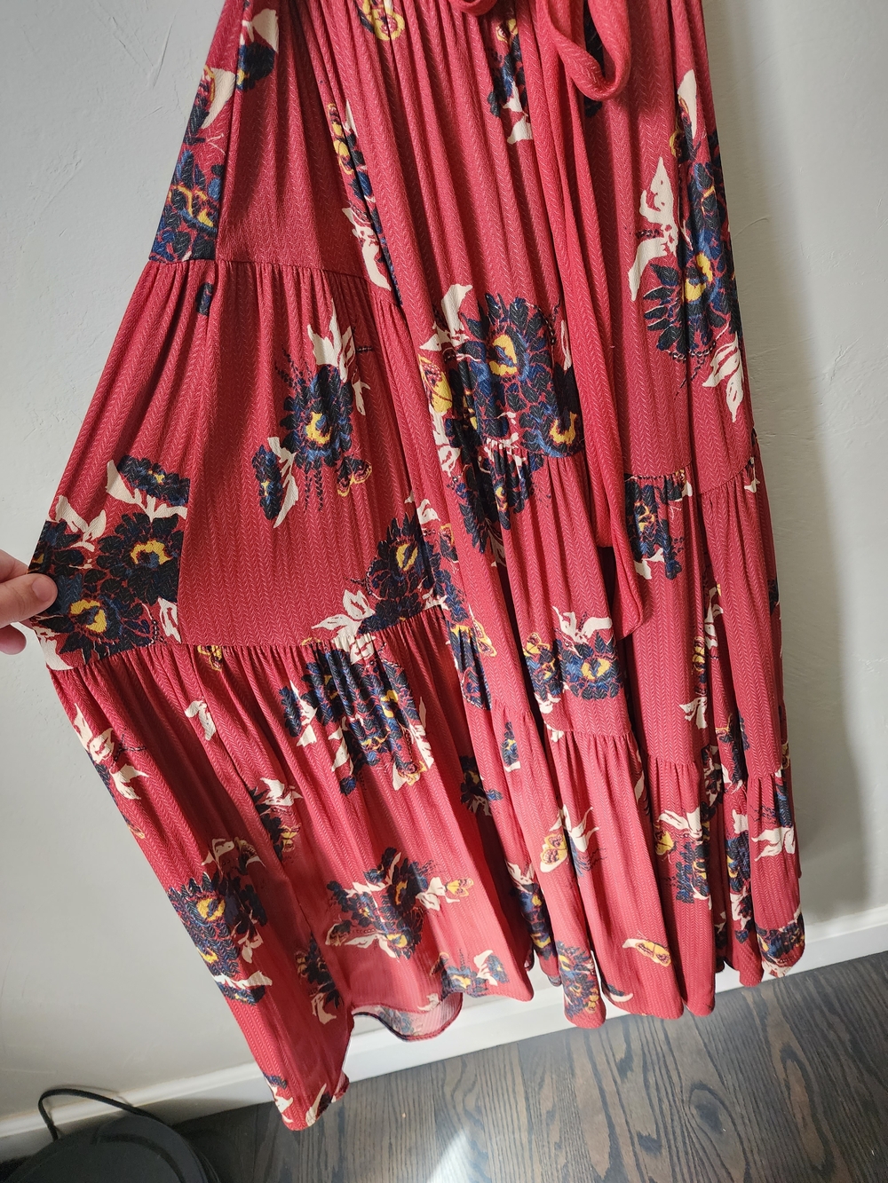 Free People Red Floral Tie-Waist Maxi Dress Size 0 NWT - Picture 3 of 7